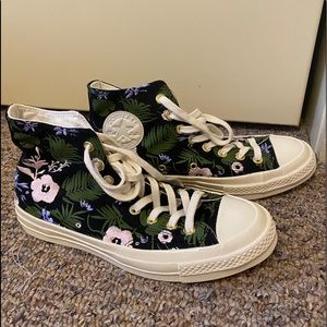 Floral all star converse size 8.5